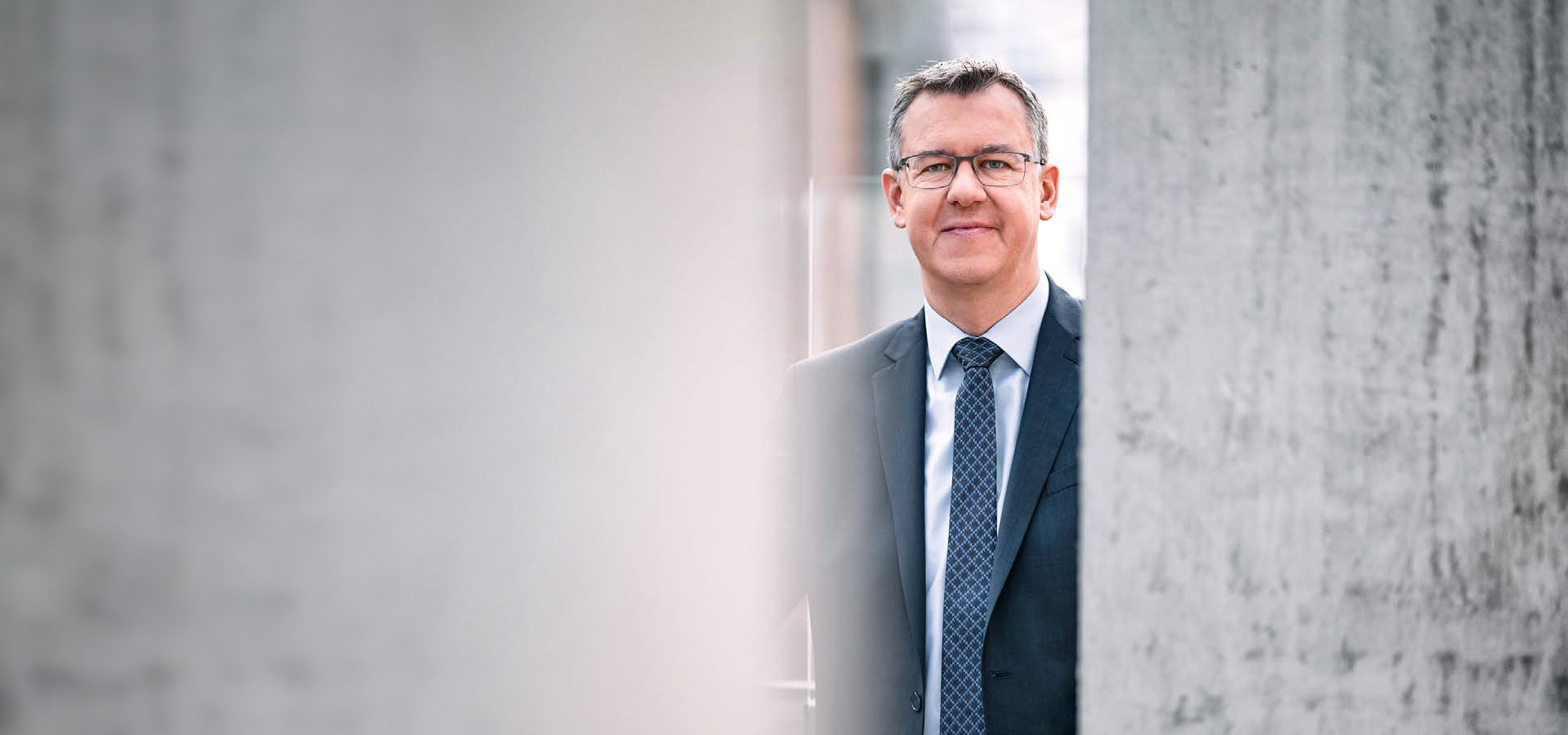 Christoph Winterhalter über die Resilienz von Lieferketten und das Lieferkettengesetz in einer VUCA-Welt, die durch Ereignisse wie Klimaereignisse, Pandemie, Kriege und Inflation getrieben wird.